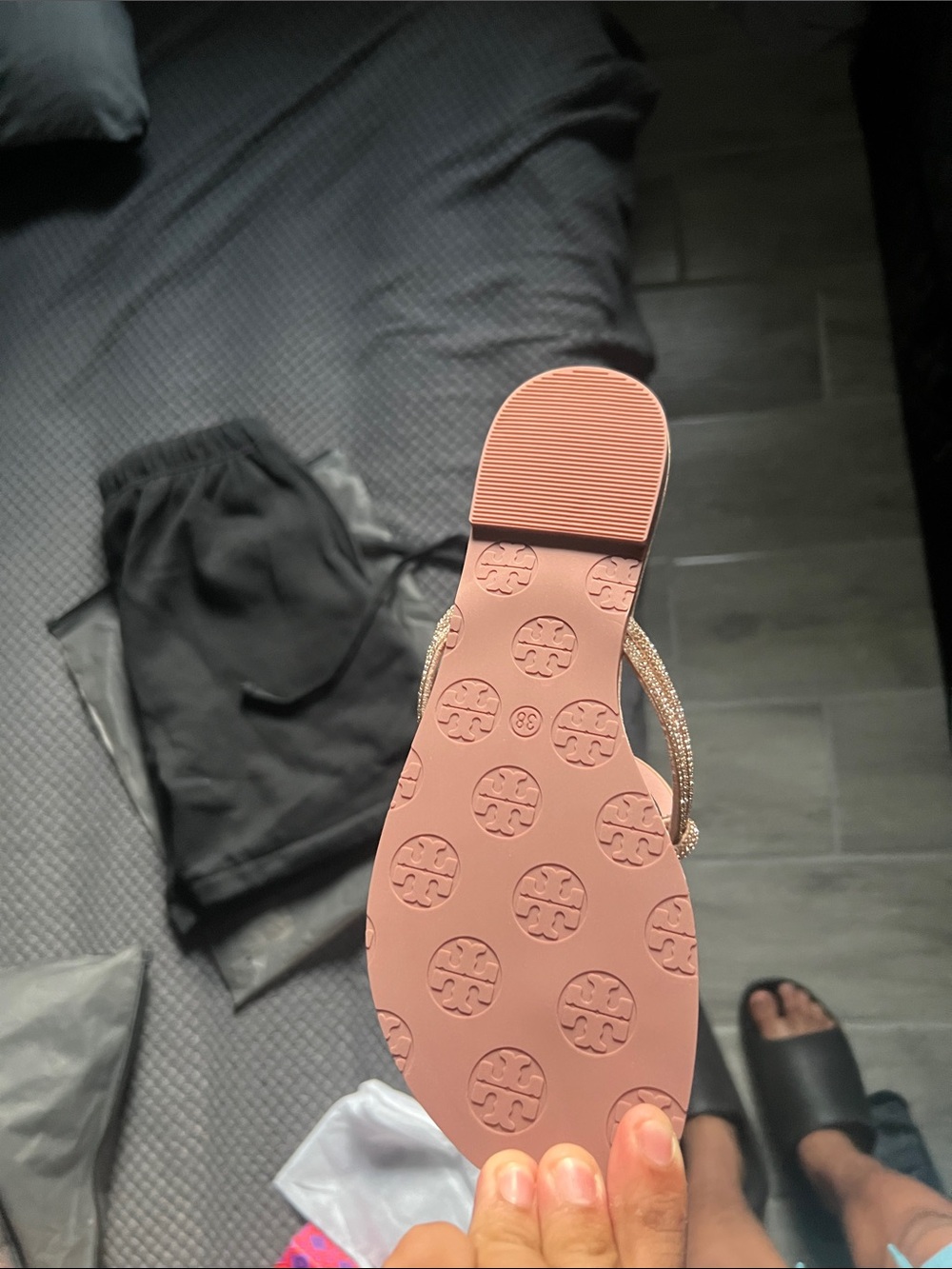 Tory Burch Metallic Rose Gold Cutout Logo Thong Sandal - Picture 8 of 9